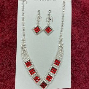 Elegant set of necklace & Earrings